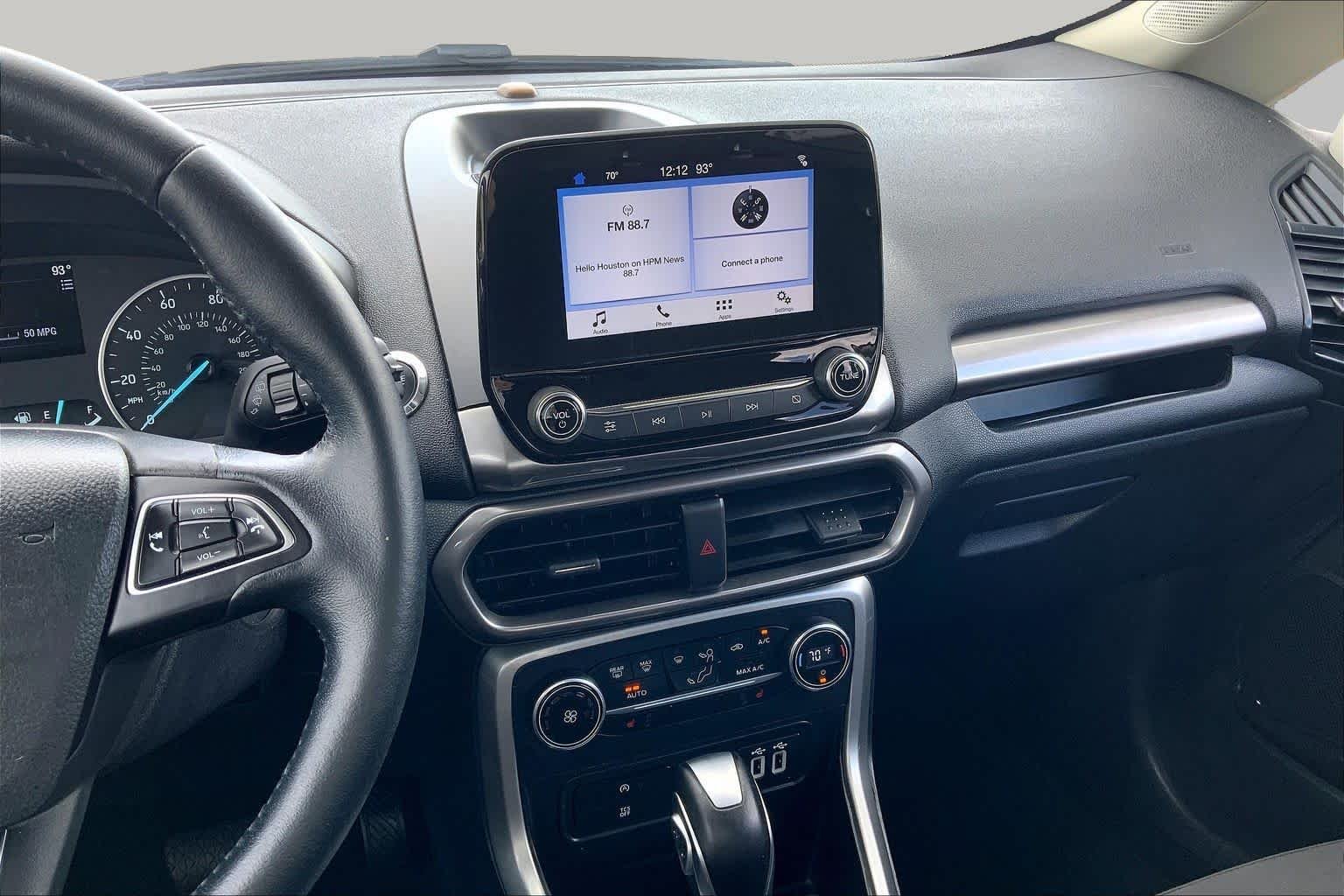 Used 2018 Lightning Blue Metallic Ford SE image 5