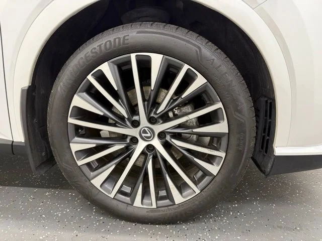 Used 2023 White Lexus 350 Premium Plus image 22