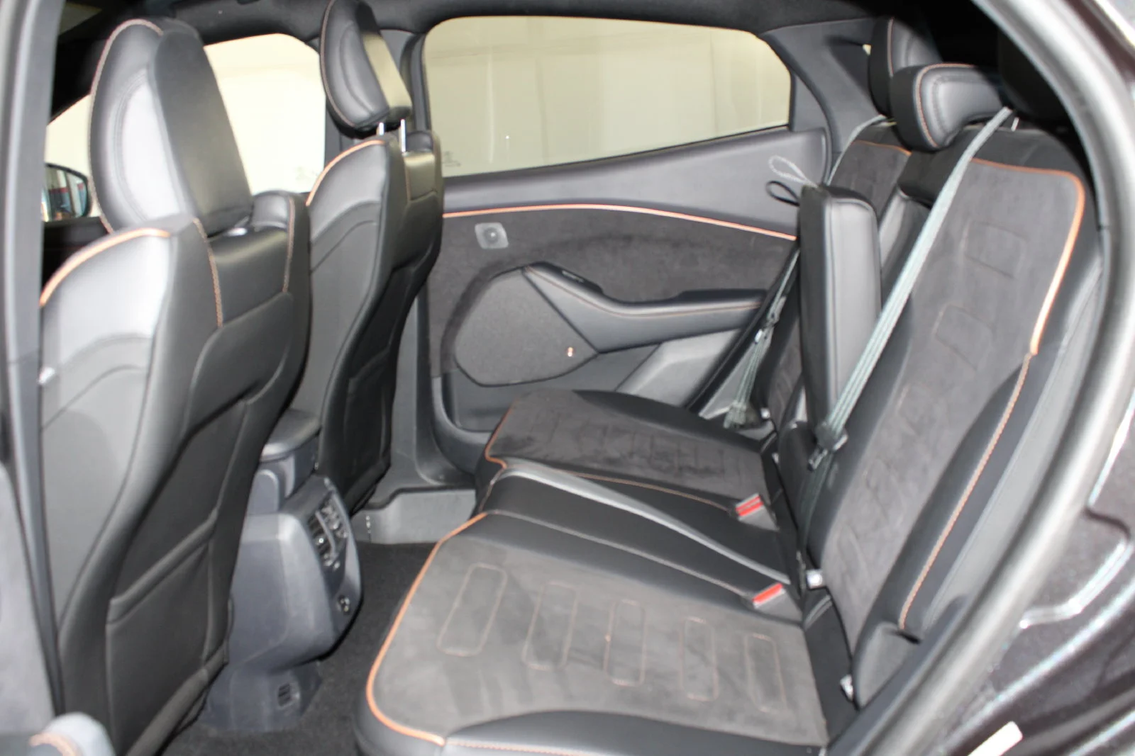 Used 2022 Gray Ford GT image 7