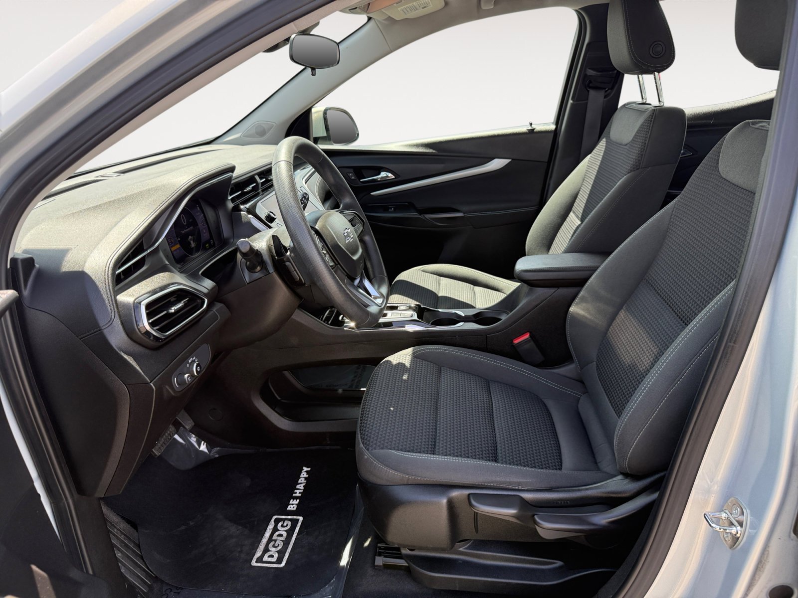 Used 2023 Silver Chevrolet LT image 10