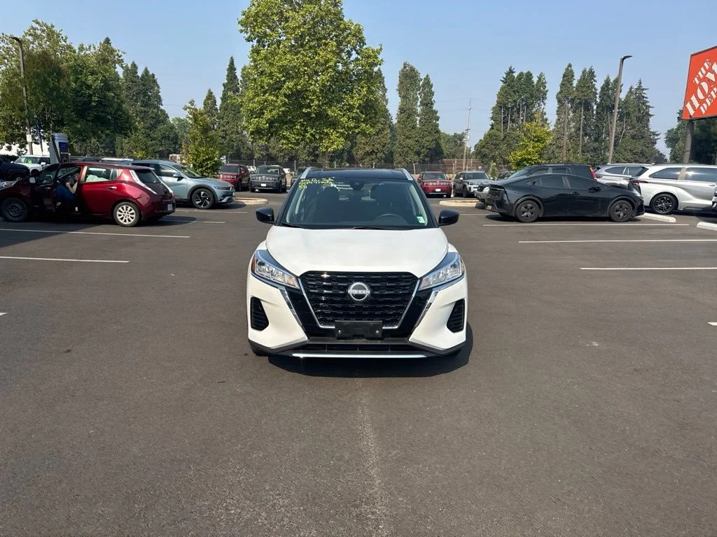 Used 2023 White Nissan SV image 8