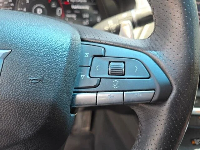 Used 2022 White Cadillac Sport image 27