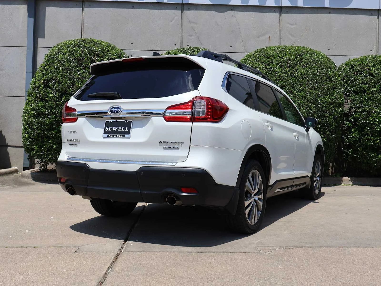Certified Used 2022 Crystal White Pearl Subaru Limited image 10
