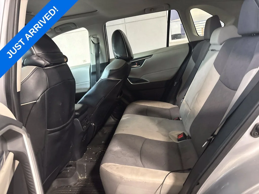 Used 2020 Silver Sky Metallic Toyota XLE image 6