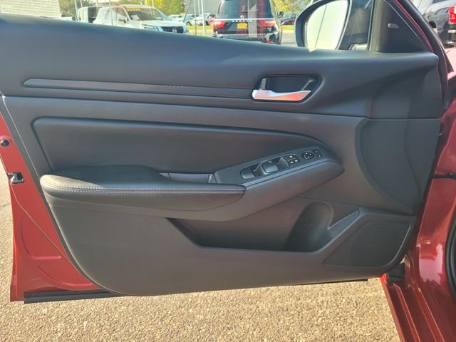 Used 2024 Red Nissan 2.5 SV image 18