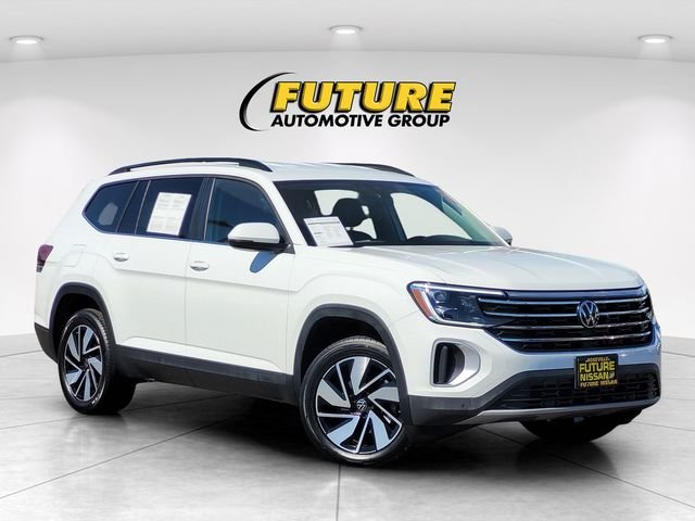 Used 2025 White Volkswagen 2.0T SE w/Technology image 1