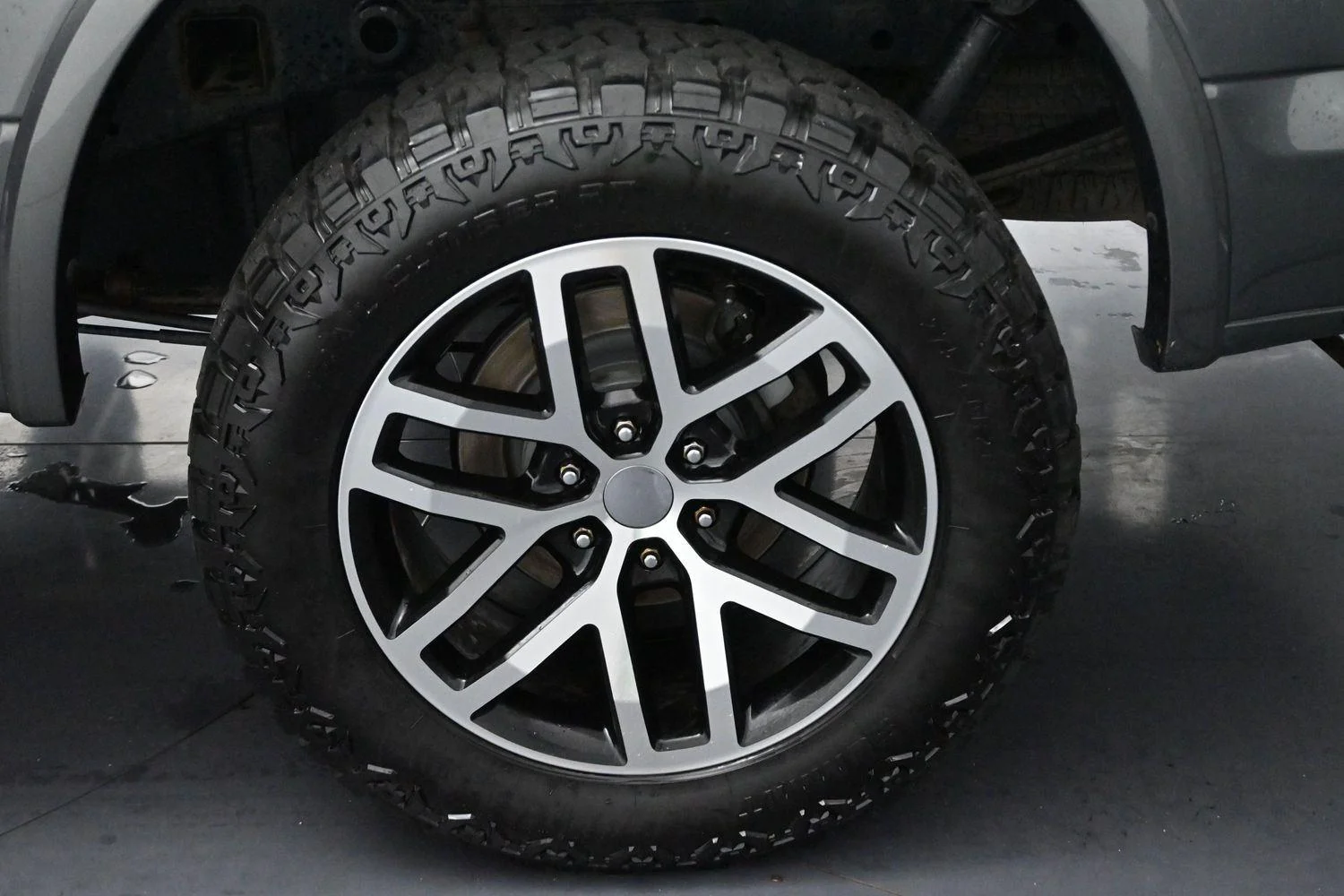 Used 2016 Magnetic Metallic Ford XLT image 37