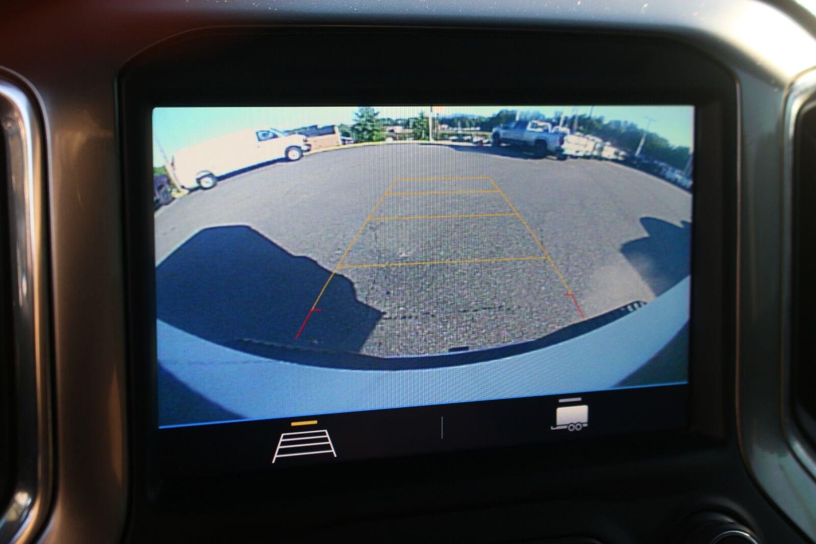 Used 2022 SUMMIT WHITE Chevrolet LT image 25