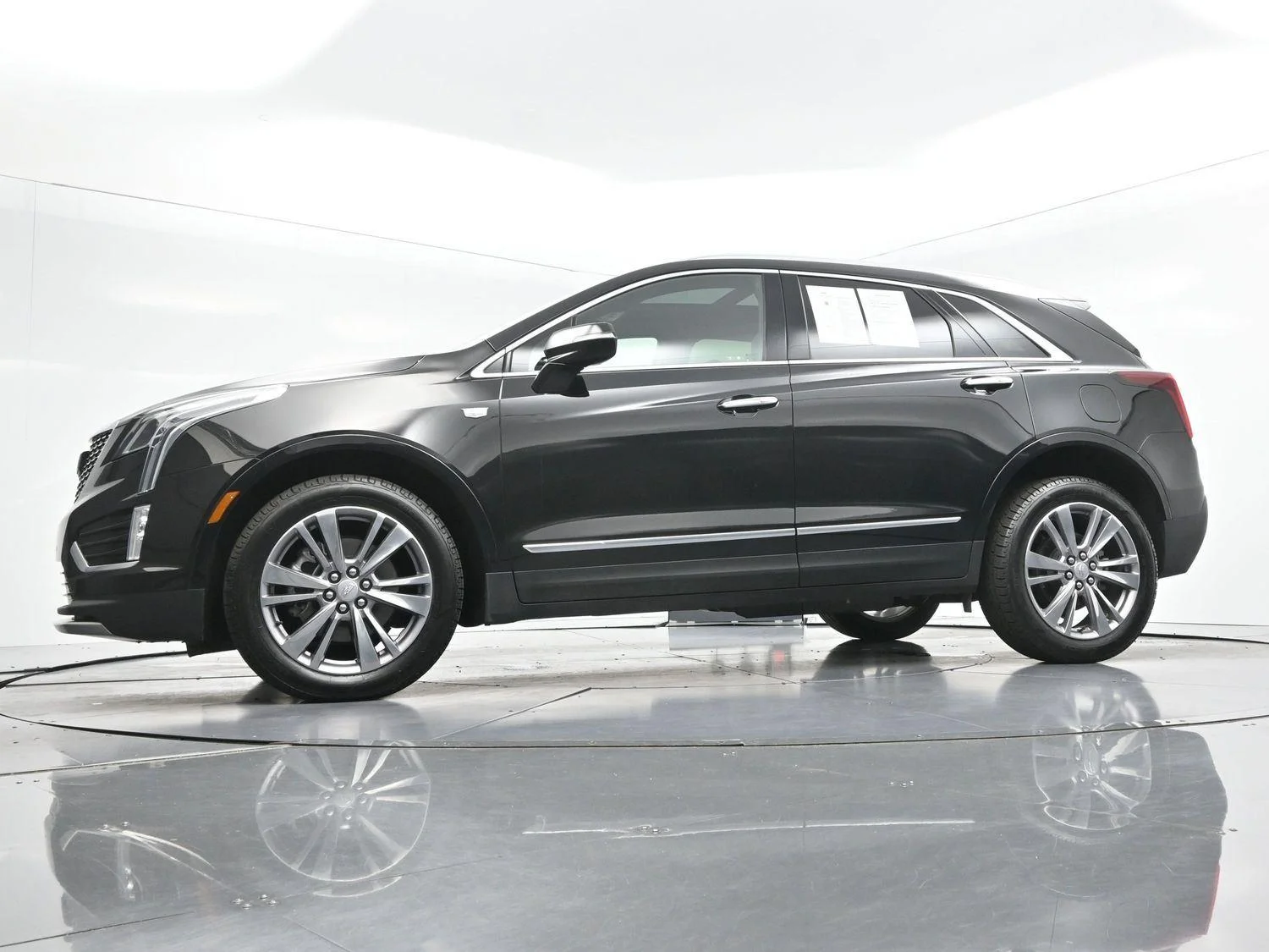 Used 2025 Stellar Black Metallic Cadillac Premium Luxury image 47