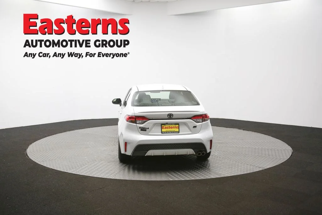 Used 2022 White Toyota SE image 34
