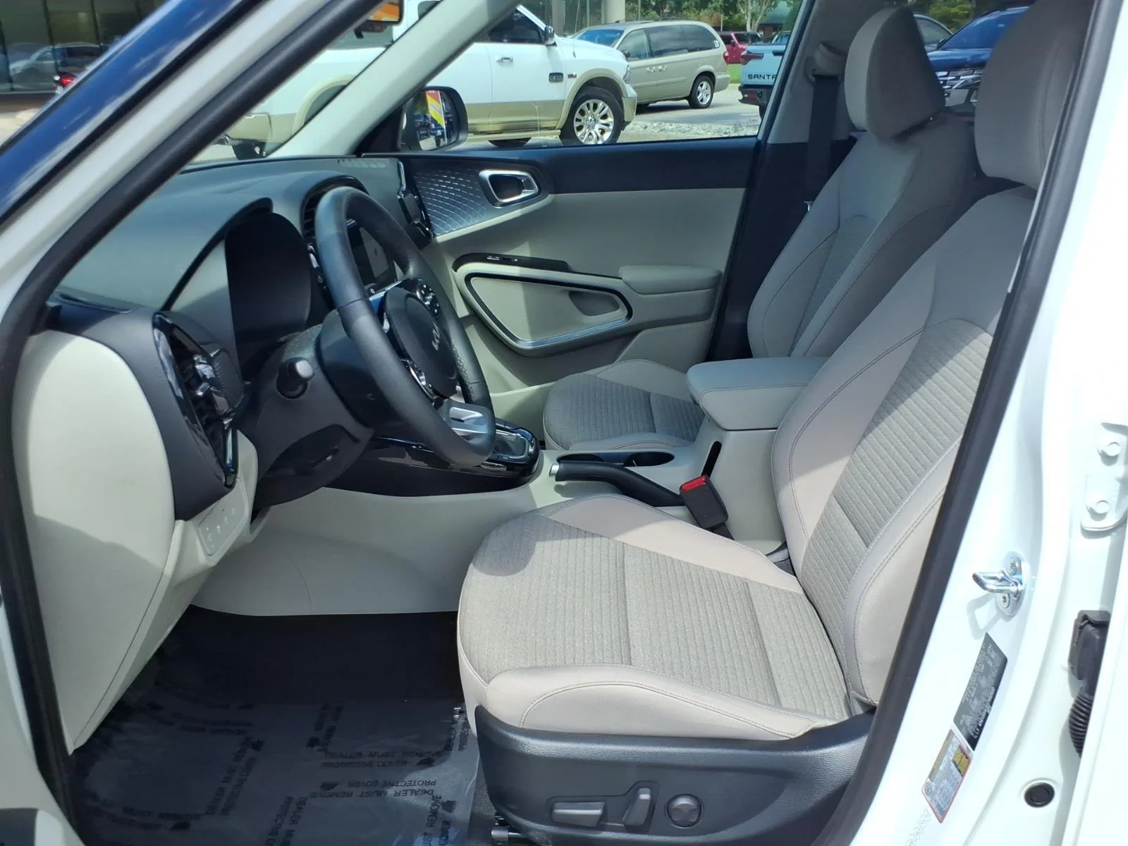 Used 2025 Snow White Pearl Kia EX image 12