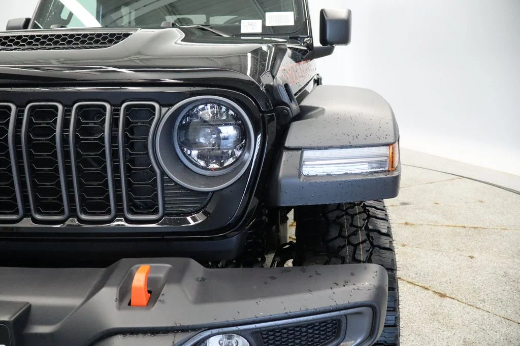 New 2026 Black Clearcoat Jeep Mojave image 13