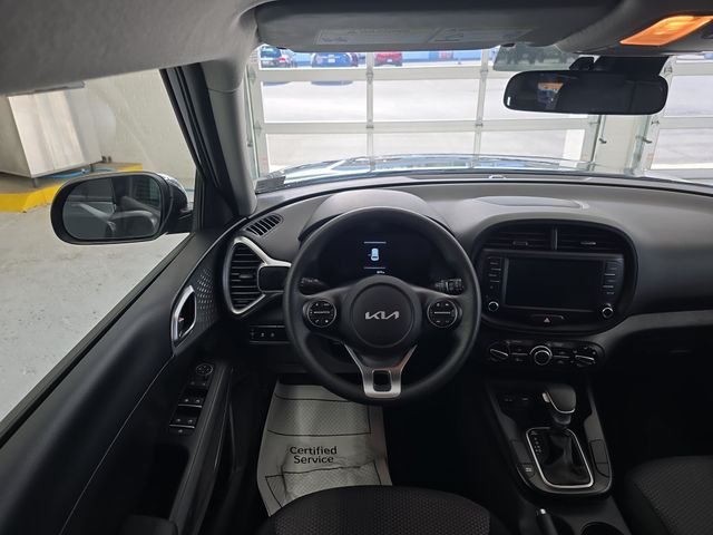 Used 2025  Kia LX image 12