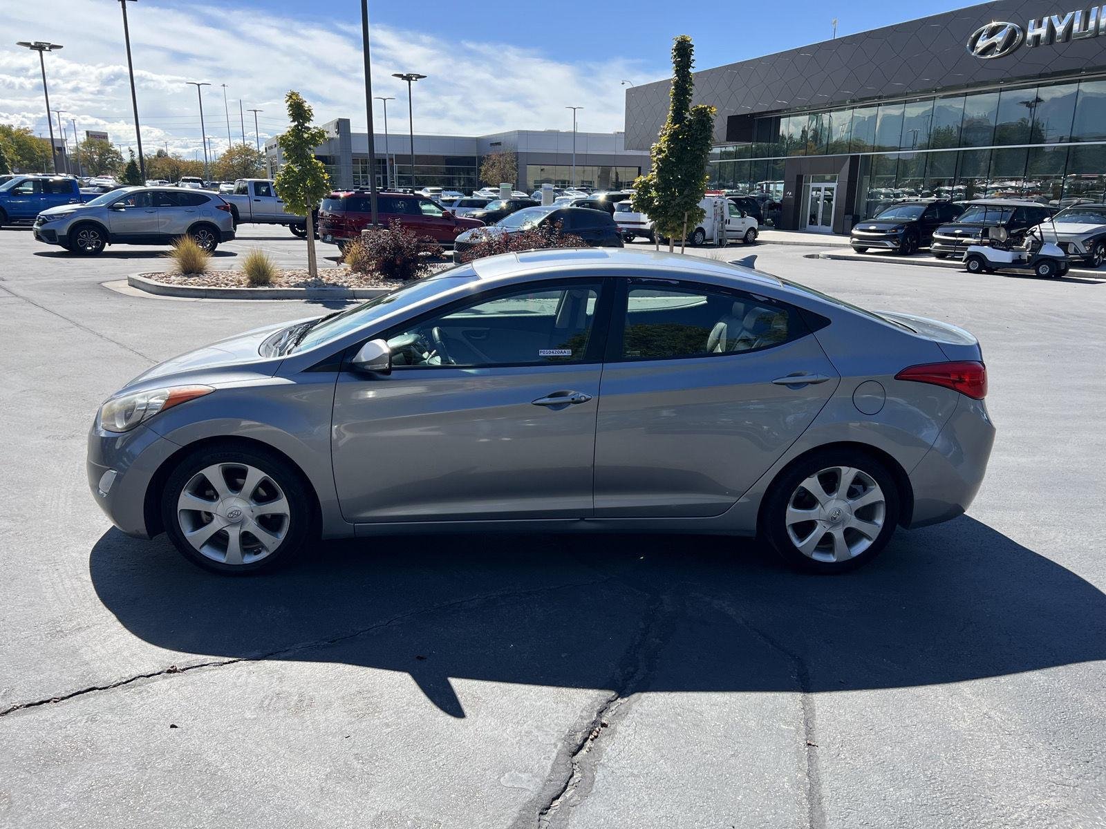 Used 2013 Titanium Gray Metallic Hyundai Limited image 21