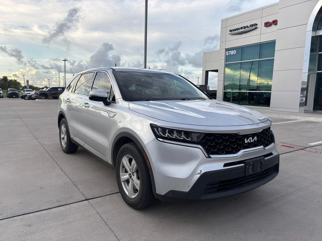 2022 Kia Sorento LX AT's photo