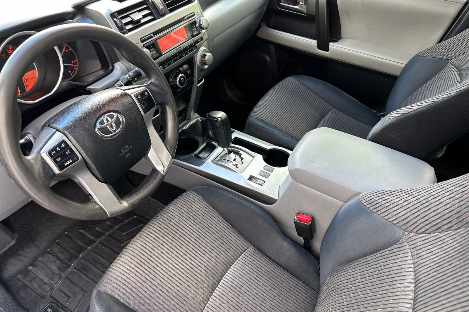 Used 2011 Silver Toyota SR5 image 10