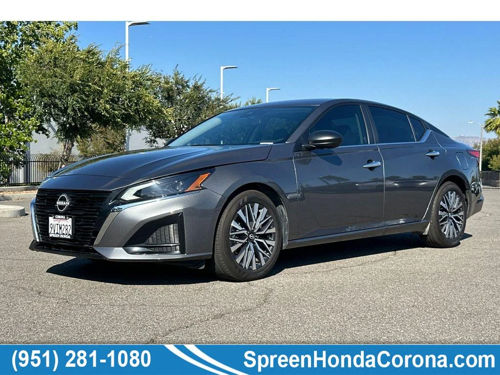 2025 Nissan Altima 2.5 SV's photo