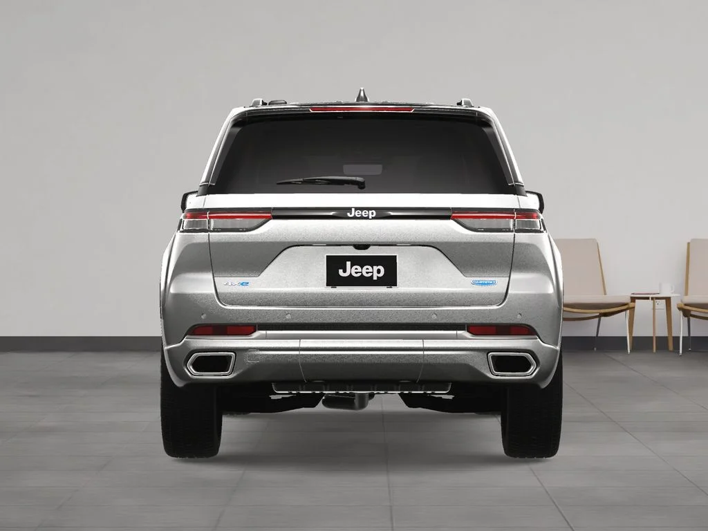 New 2024 Silver Zynith Jeep Summit Reserve 4xe image 11