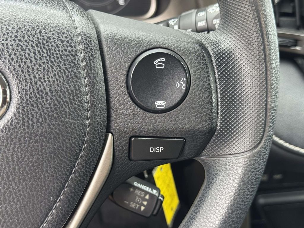 Used 2014 Black Toyota XLE image 12