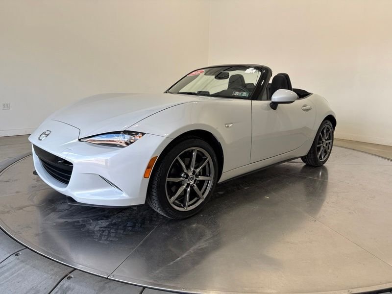 Used 2016 White Mazda Grand Touring image 10
