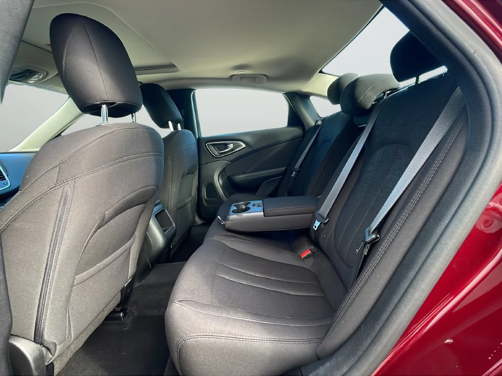 Used 2015 Red Chrysler Limited image 27
