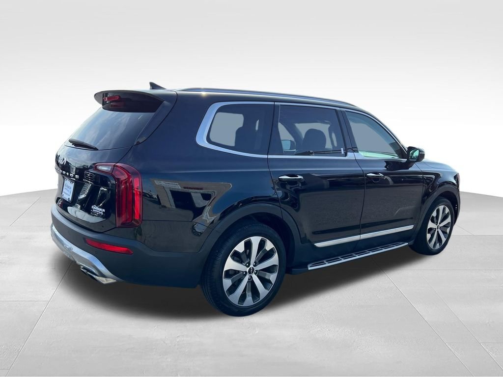 Used 2022 Black Kia S image 5