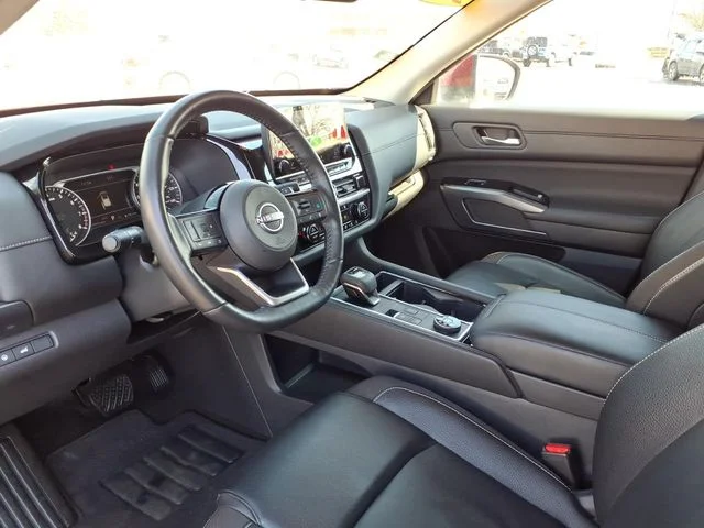 2024 Nissan Pathfinder SL - Photo 13