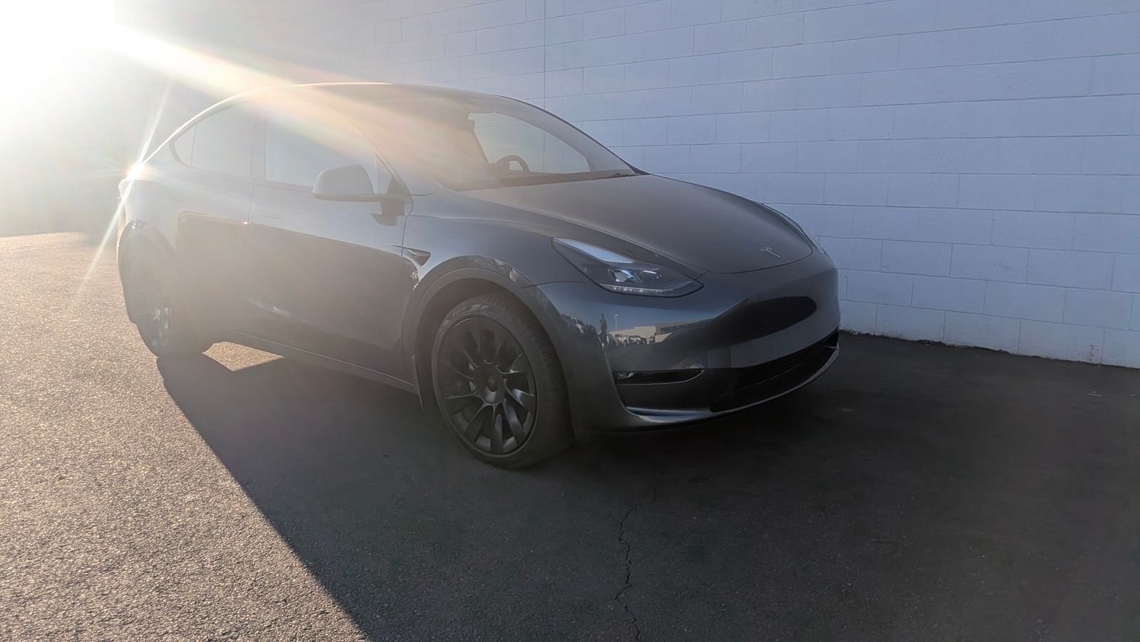 Used 2023  Tesla Long Range image 3