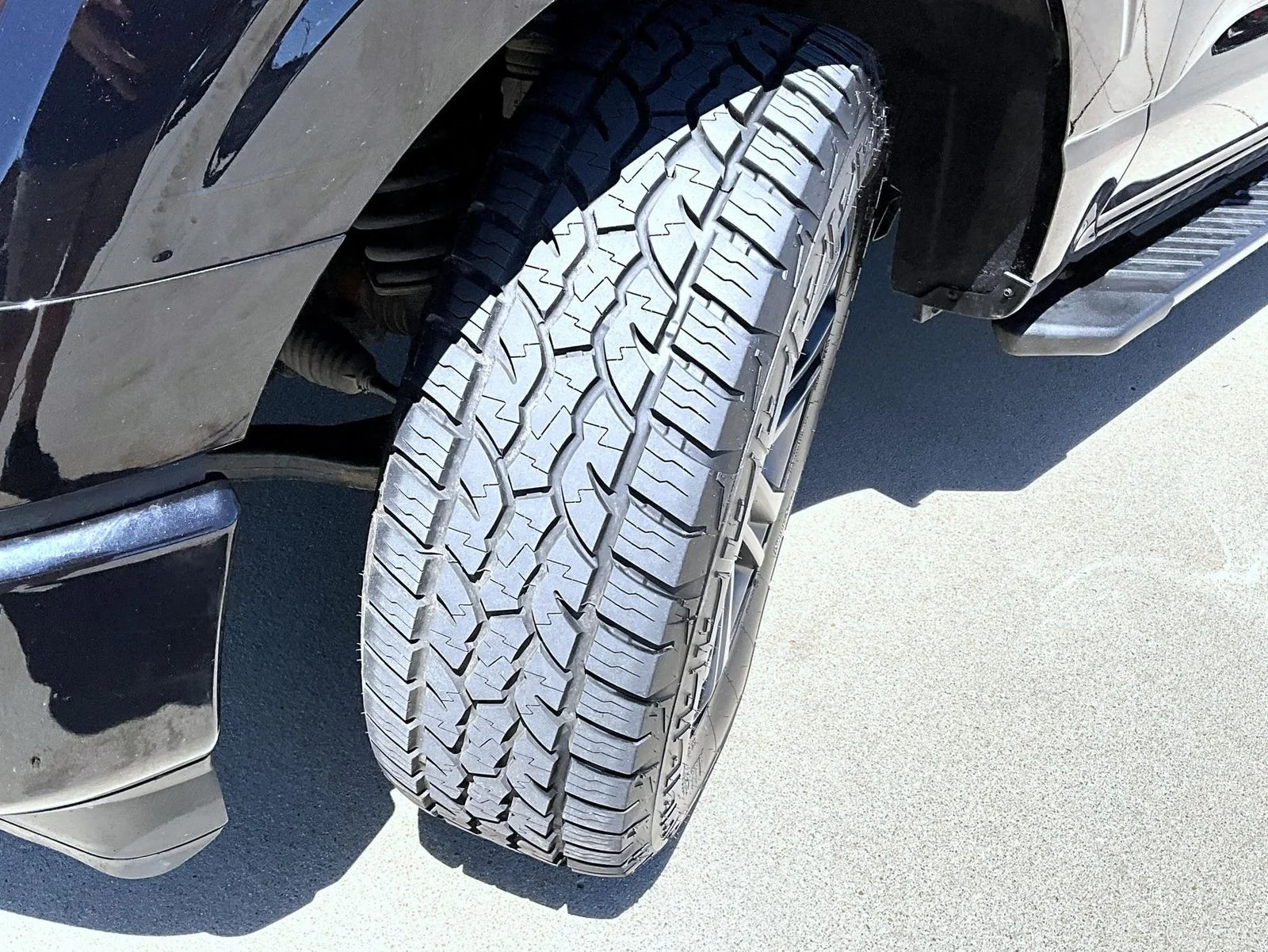 Used 2023 Black Ford XLT image 25