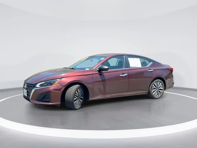 Used 2024 Red Nissan 2.5 SV image 1