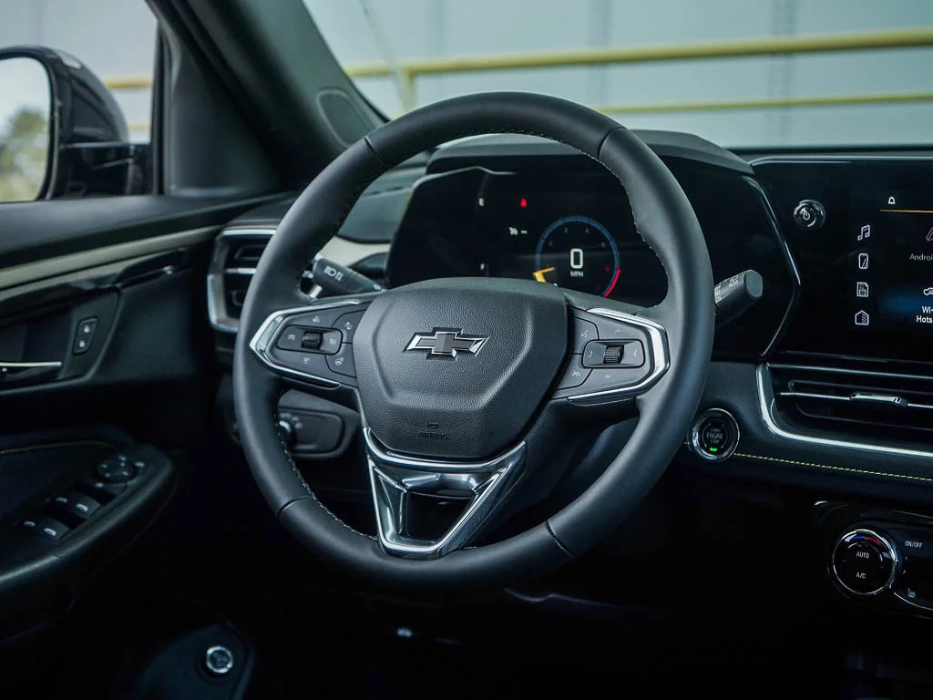 New 2026 Mosaic Black Metallic Chevrolet ACTIV image 15