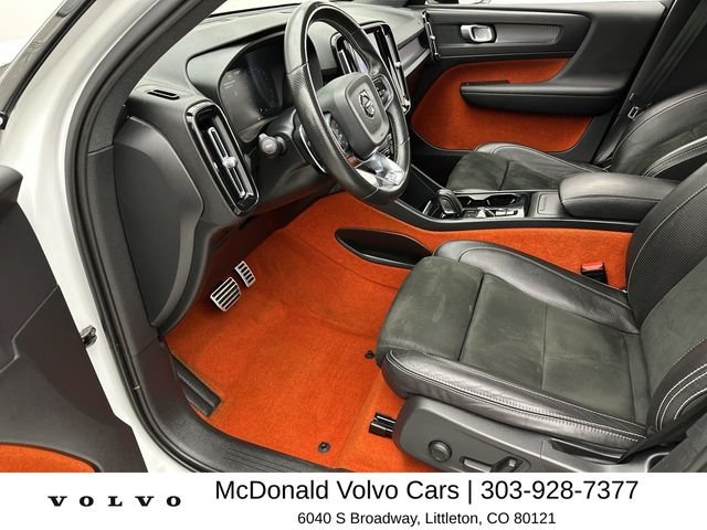 Used 2019 White Volvo R-Design image 11
