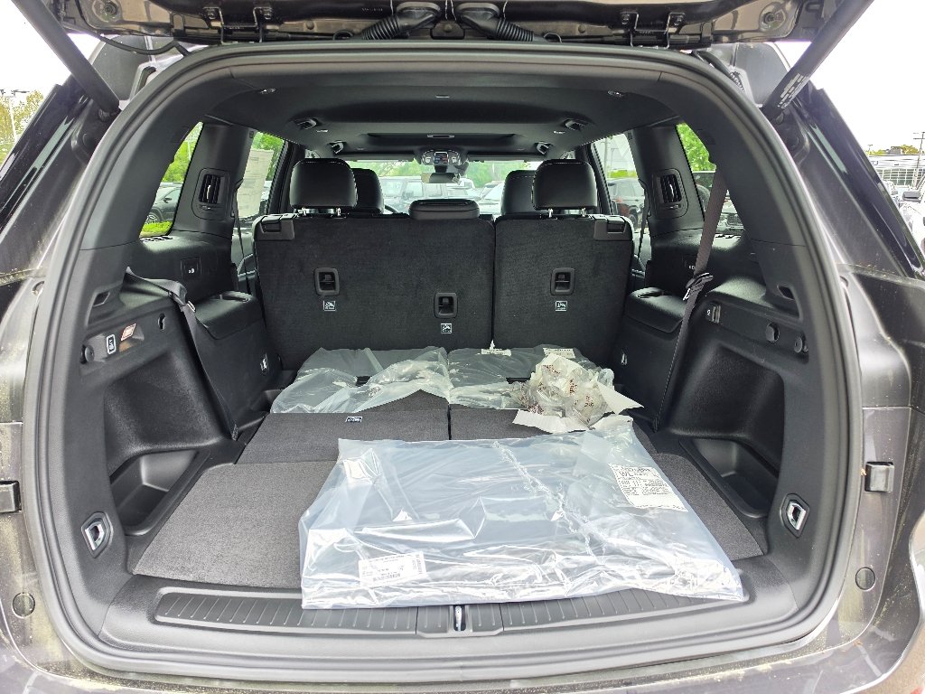 New 2026 Baltic Gray Metallic Clear-Coat Exterior Paint Jeep Laredo image 6