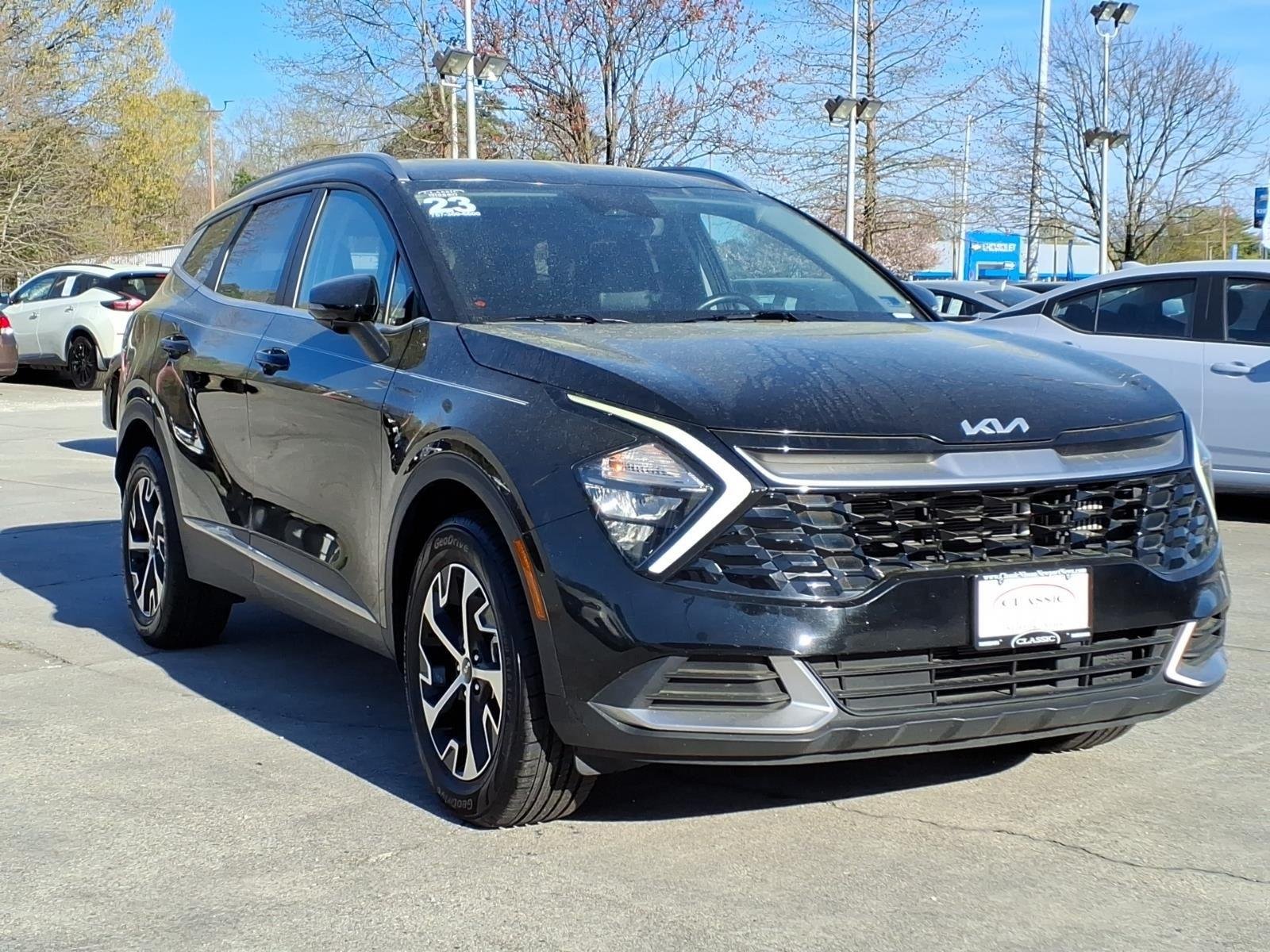 Used 2023 Fusion Black Kia EX image 4