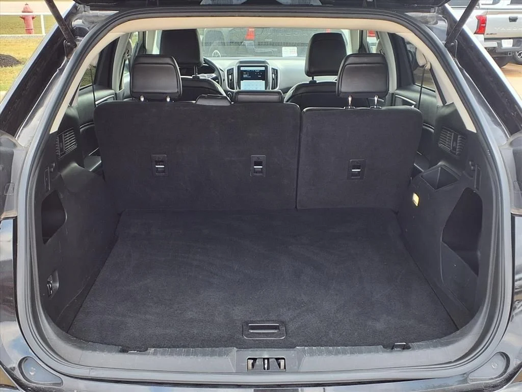 Used 2023 Black Ford SEL image 25