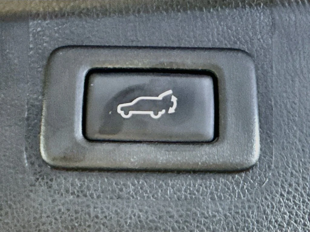 Used 2016 Red Subaru 3.6R image 32