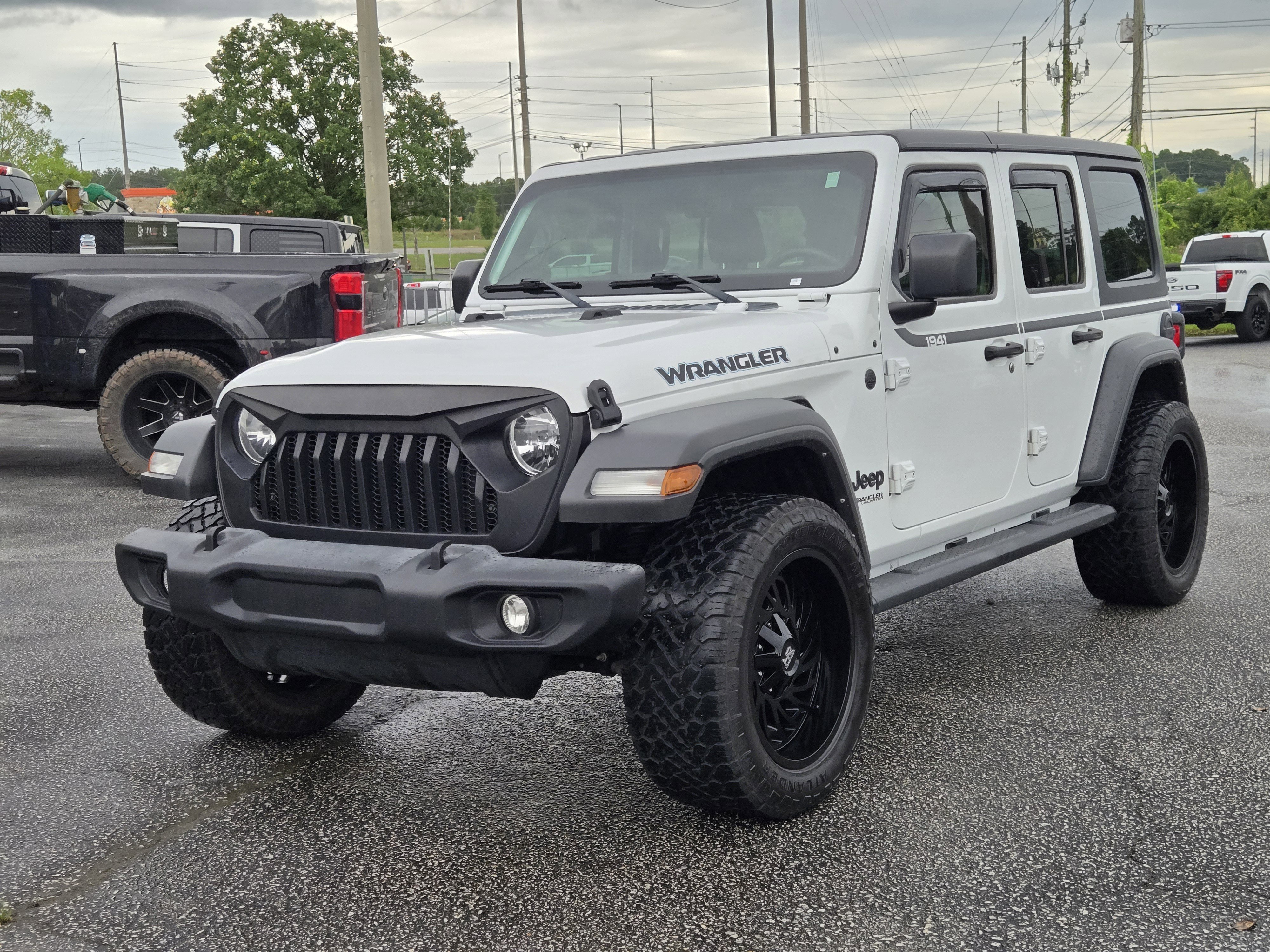2022 Jeep Wrangler Sport's photo