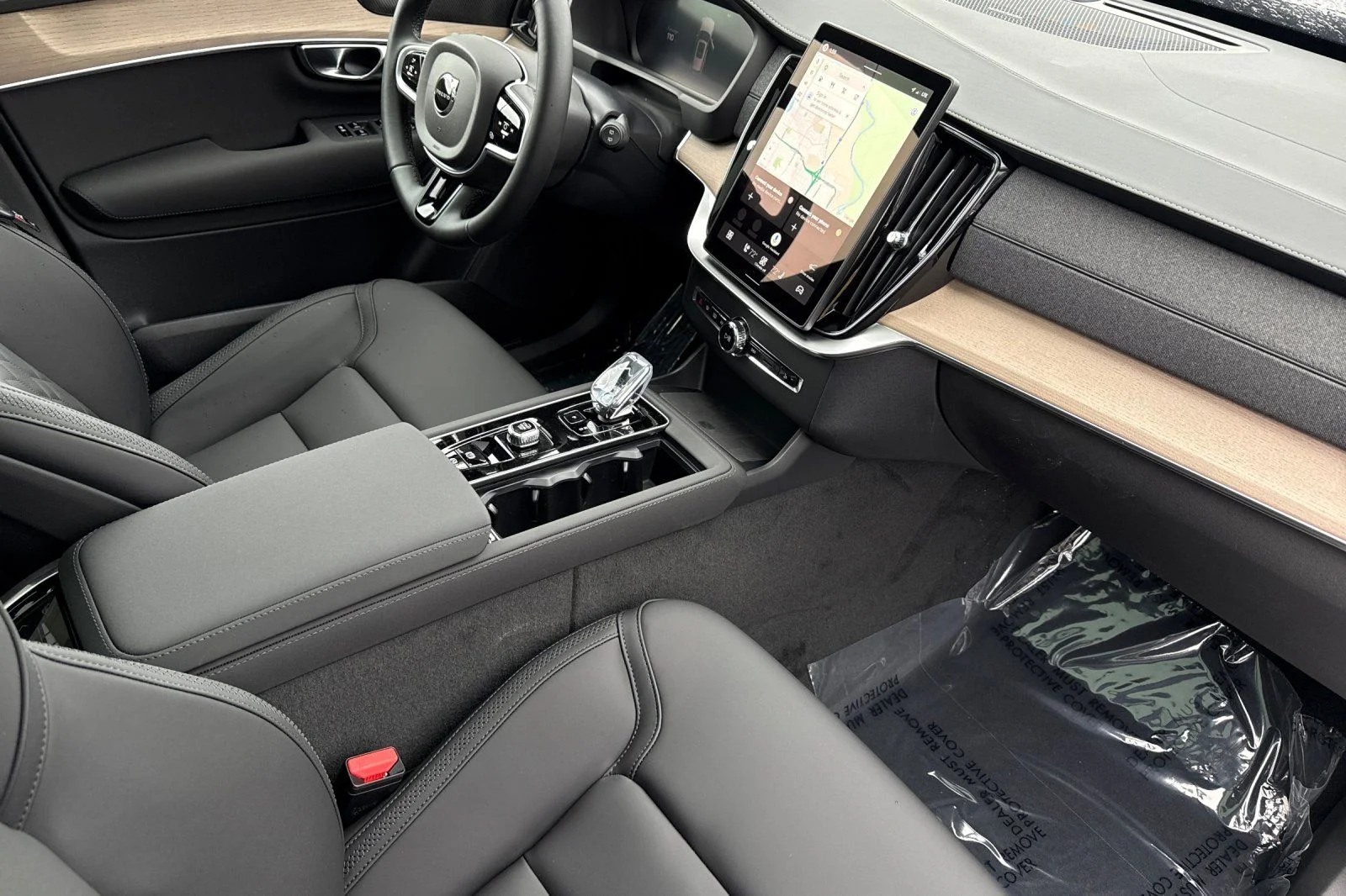 New 2026 Aurora Silver Volvo Plus image 15
