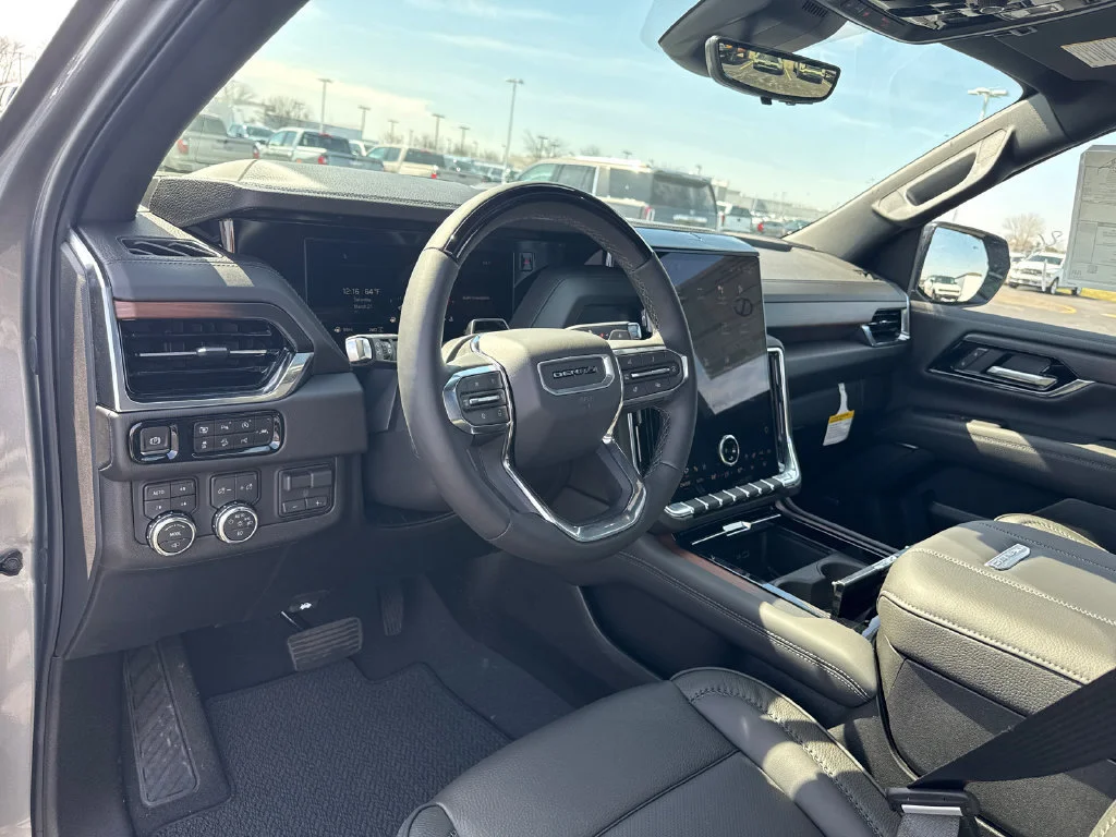 2026 GMC Yukon XL Denali - Photo 19