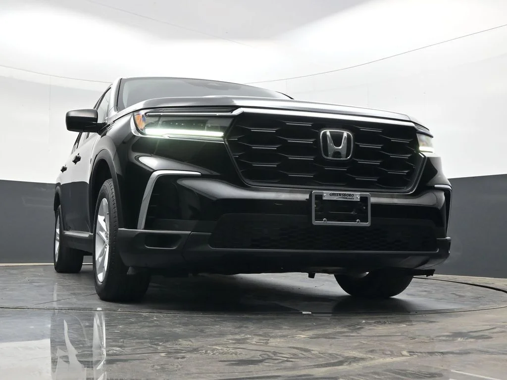 Used 2023 Crystal Black Pearl Honda LX image 31