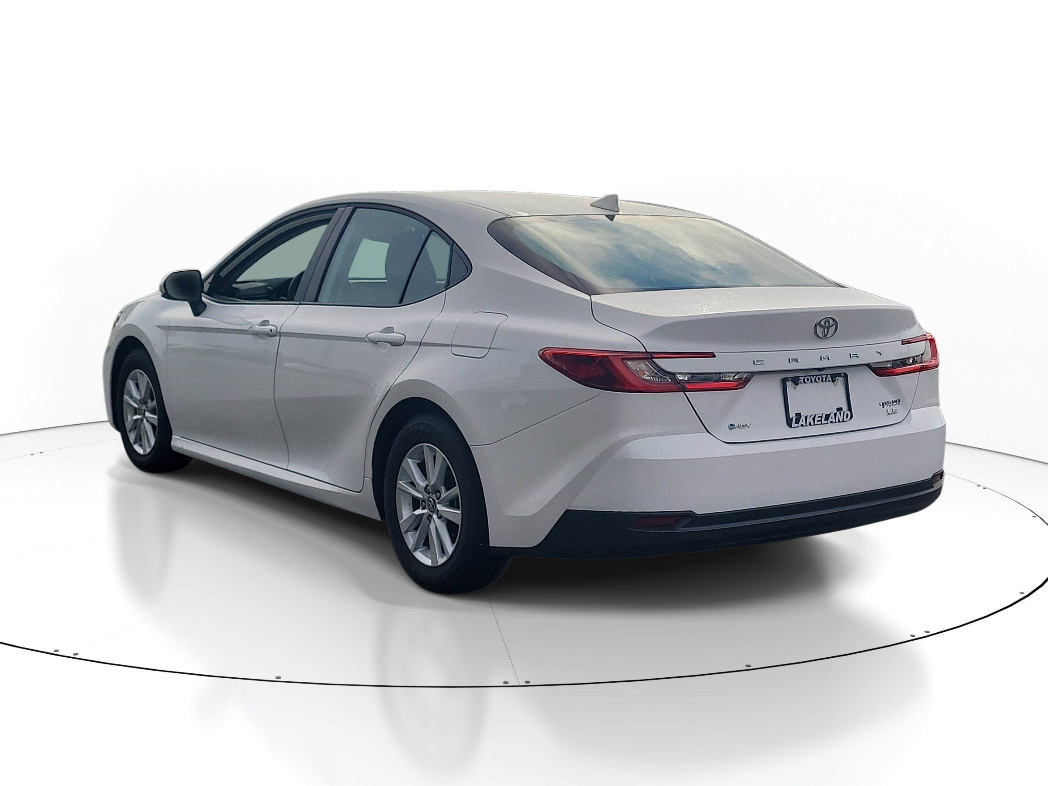 Used 2025 Ice Toyota LE image 4