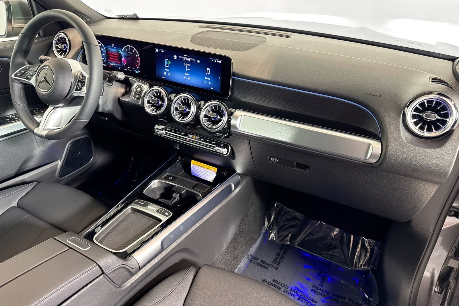 New 2026 Mountain Grey Metallic Mercedes-Benz GLB 250 image 29