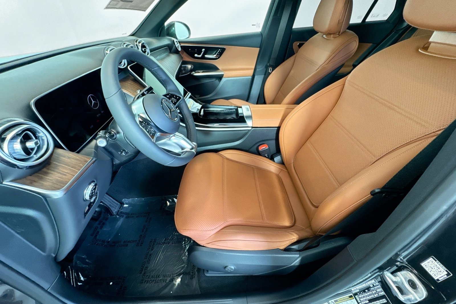 New 2026 Graphite Grey Metallic Mercedes-Benz GLC 300 image 18