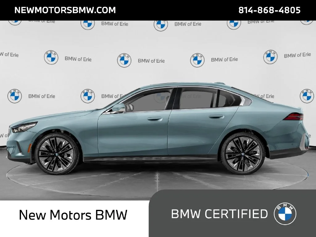 Used 2024 Green Metallic BMW 530i xDrive image 3
