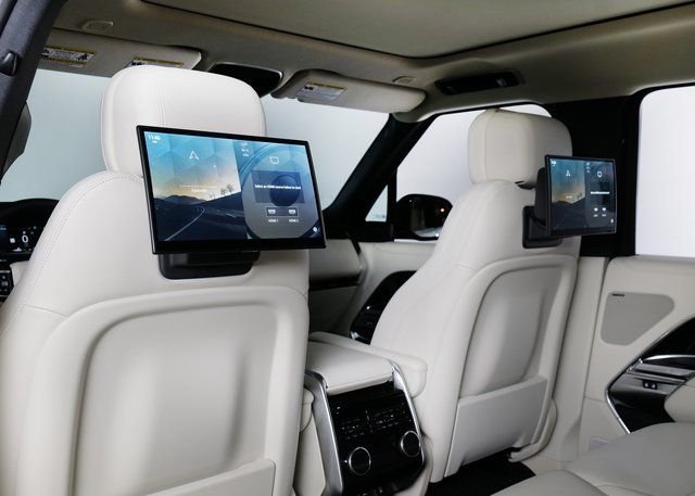 New 2026 Fuji White Land Rover SE image 21