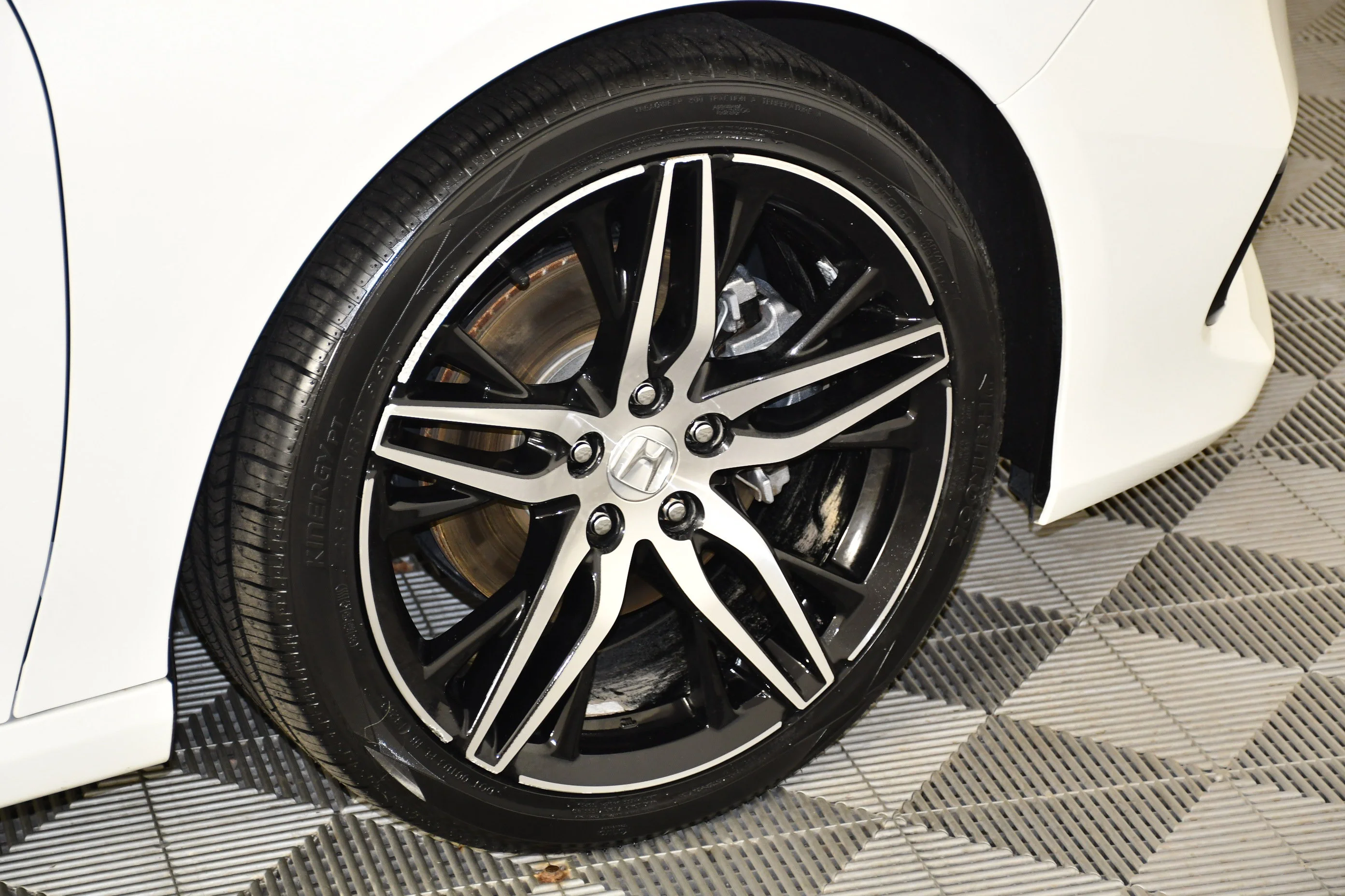 Used 2021 Platinum White Pearl Honda Touring image 42