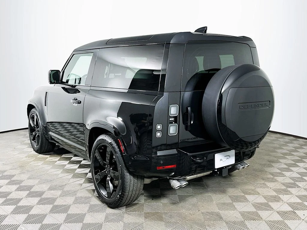 New 2026 Santorini Black Land Rover V8 image 7