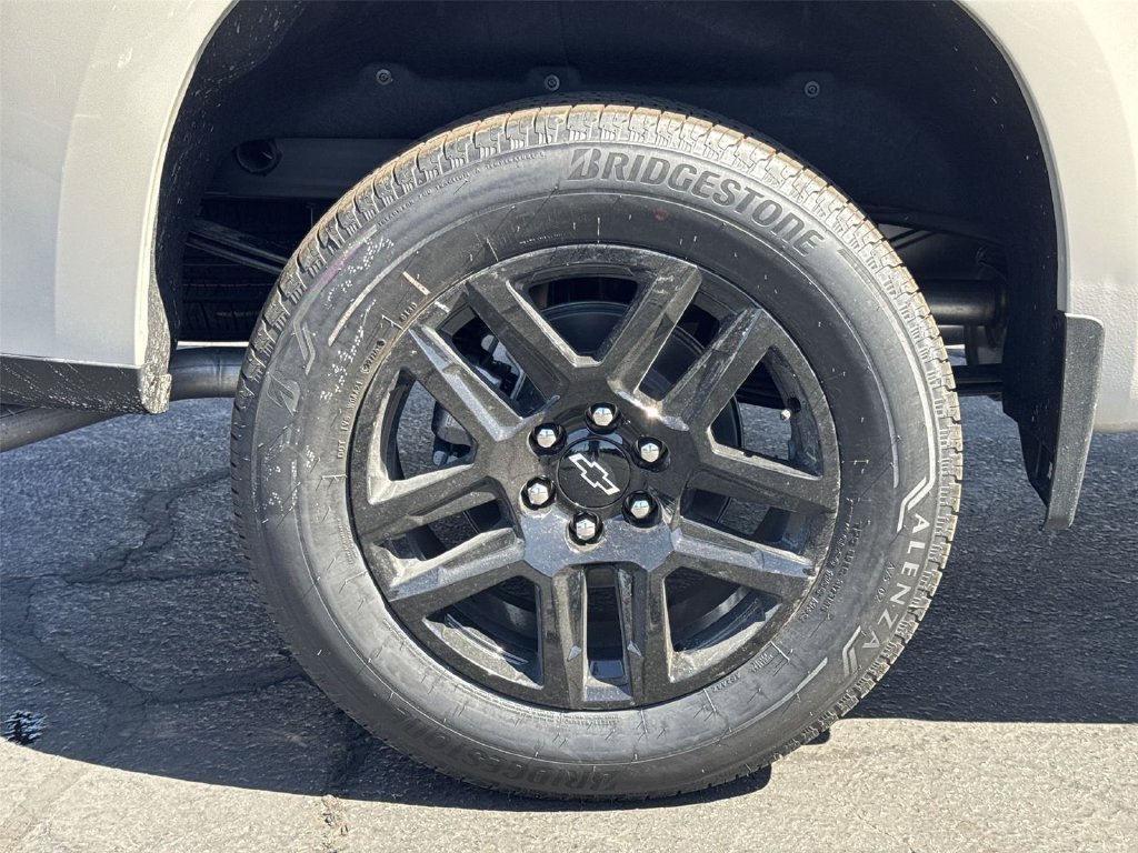 New 2026 Summit White Chevrolet RST image 36