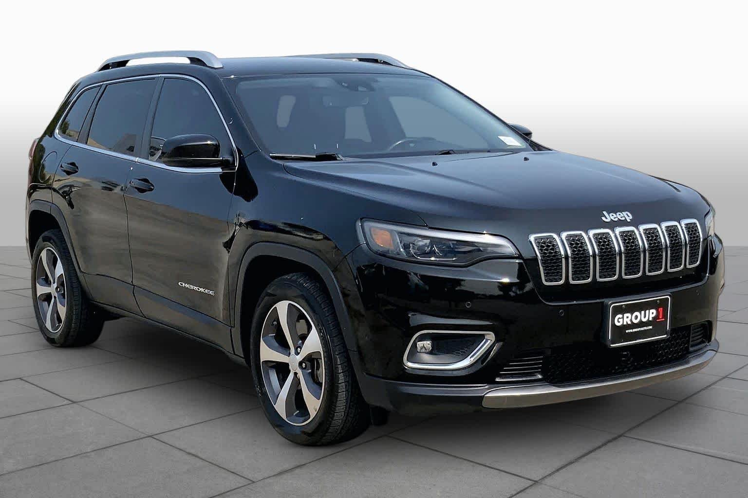 Used 2020 Diamond Black Crystal Pearlcoat Jeep Limited image 3