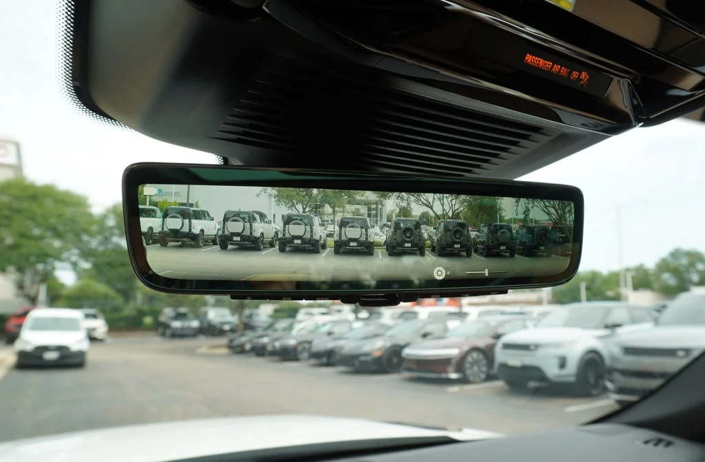 New 2026 Fuji White Land Rover Dynamic SE image 15